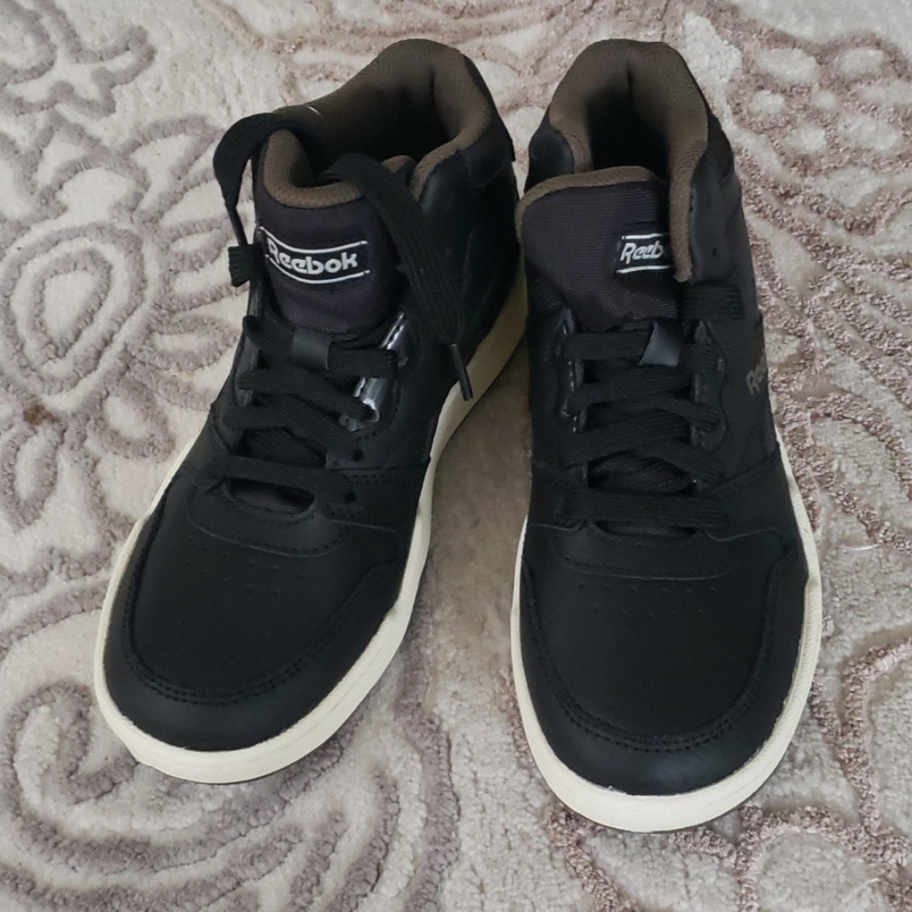 Reebok shoes size 1